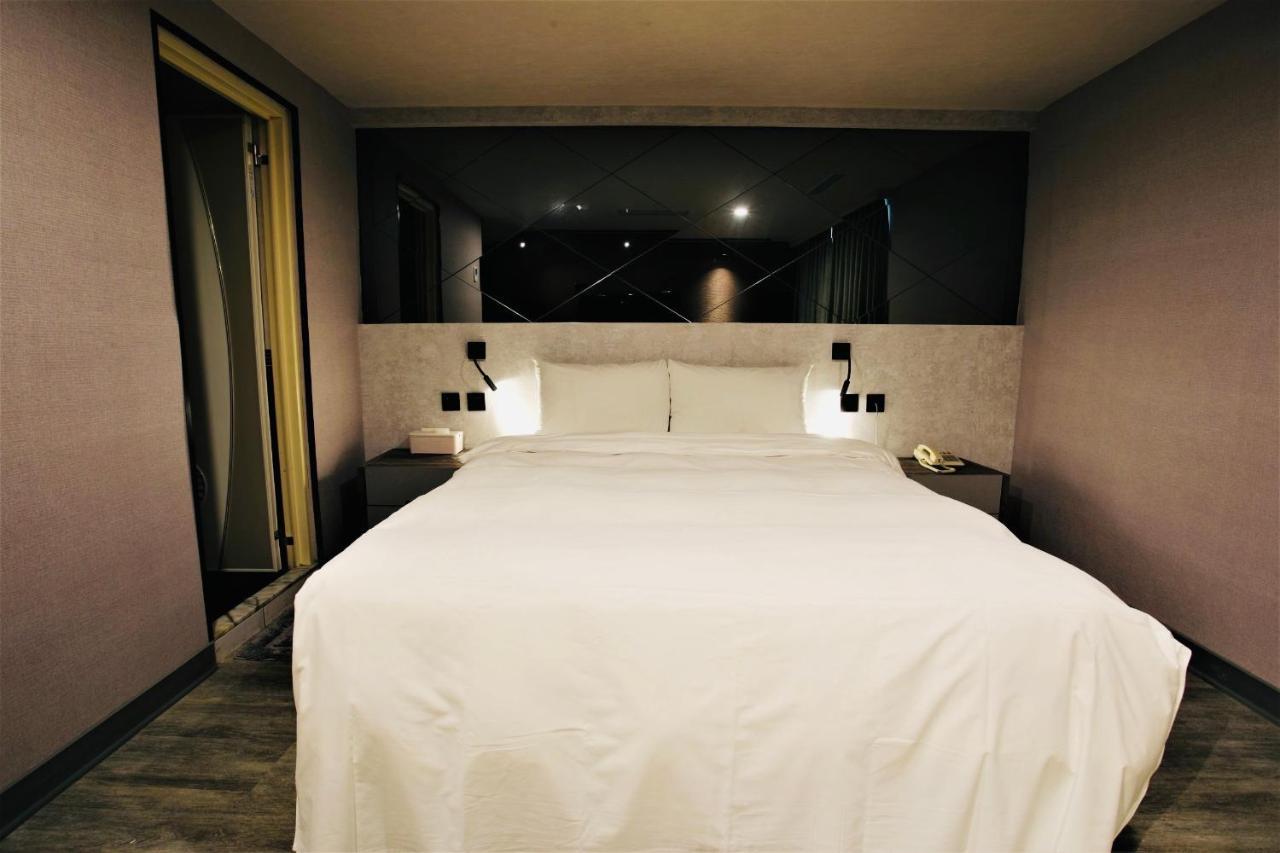 Golden Home Hotel Taipei Esterno foto