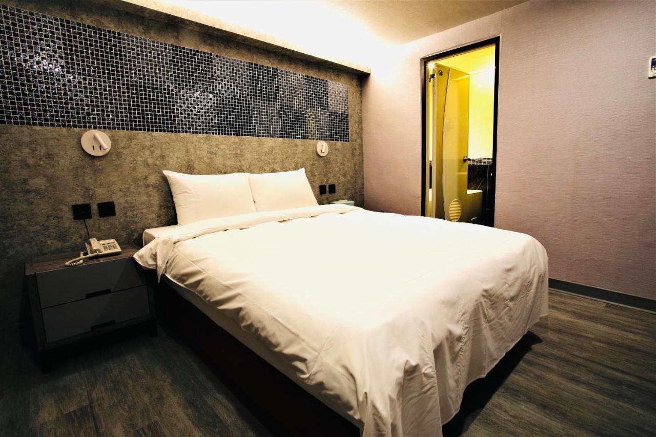 Golden Home Hotel Taipei Esterno foto
