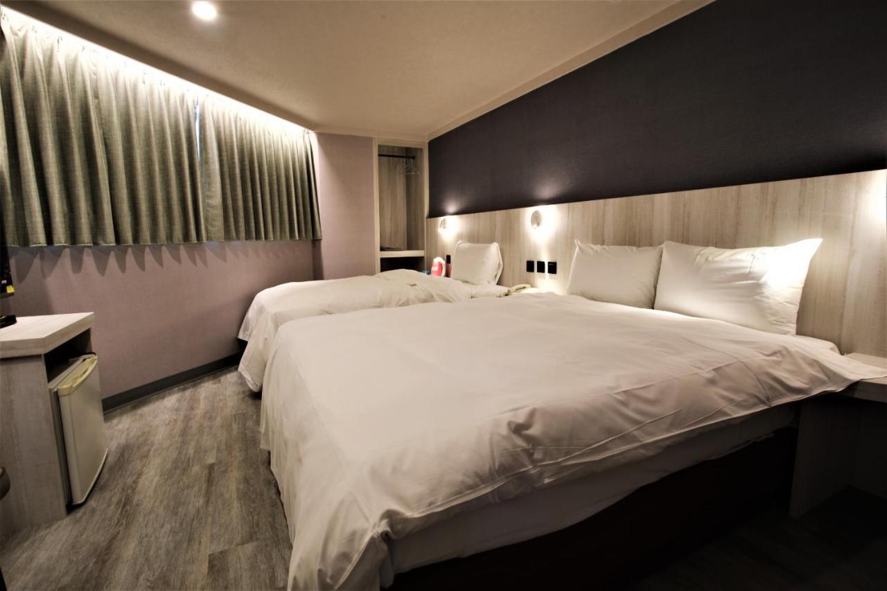 Golden Home Hotel Taipei Esterno foto