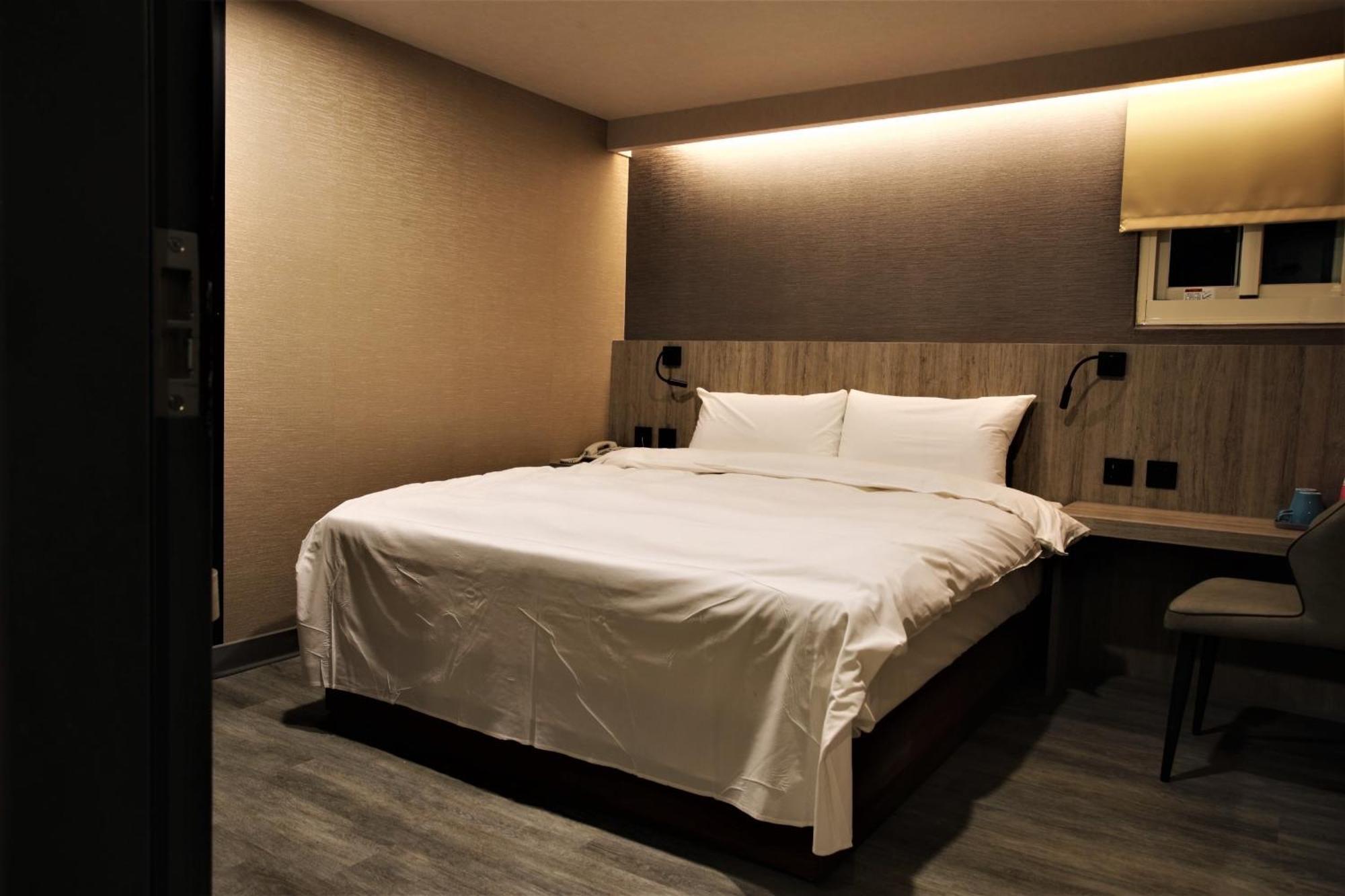 Golden Home Hotel Taipei Esterno foto