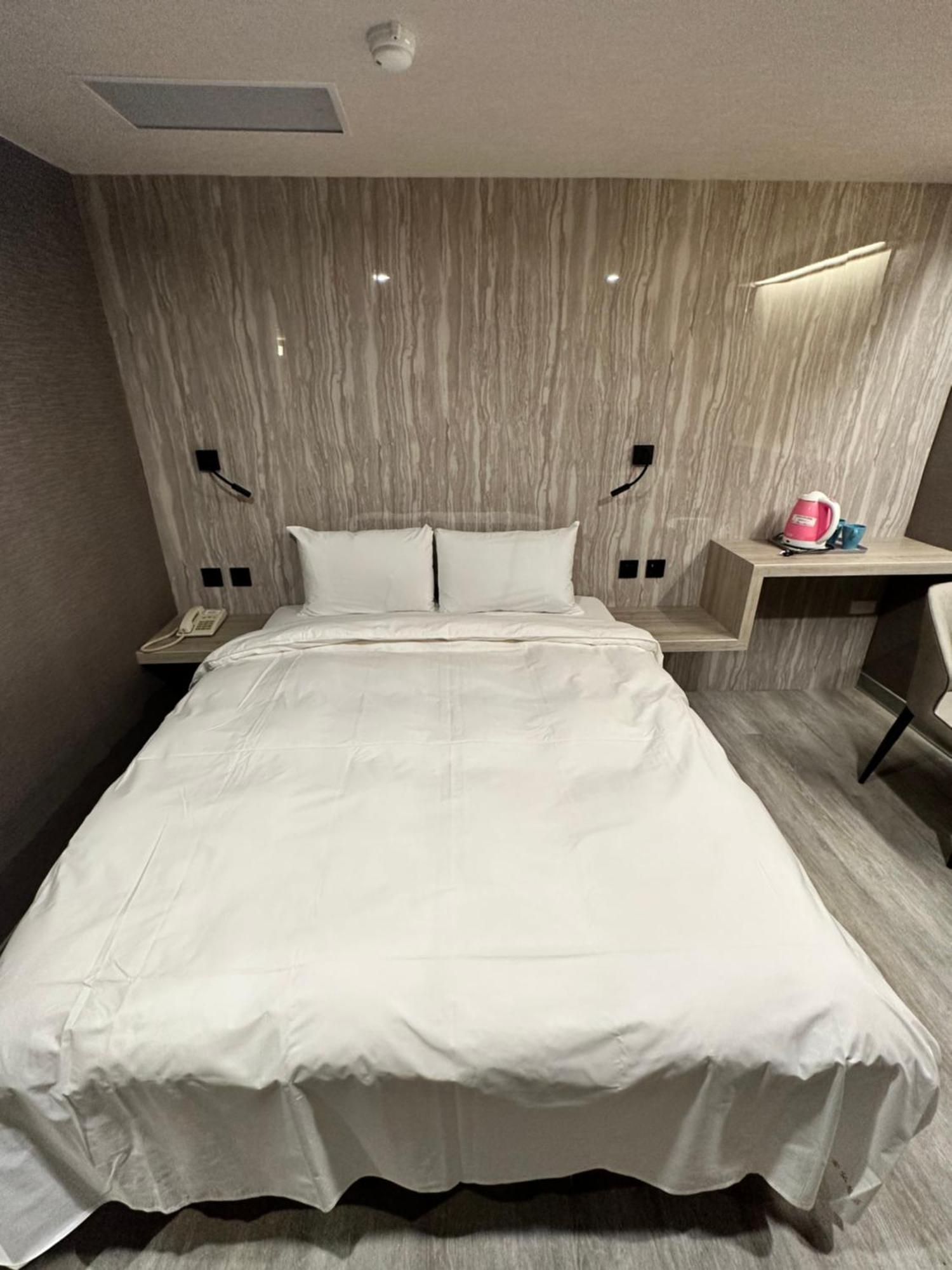 Golden Home Hotel Taipei Esterno foto
