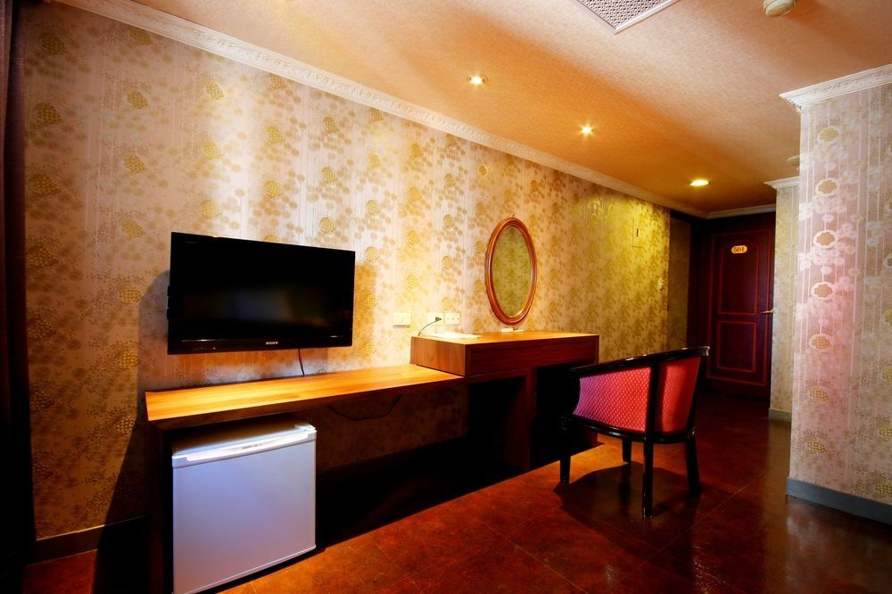 Golden Home Hotel Taipei Esterno foto