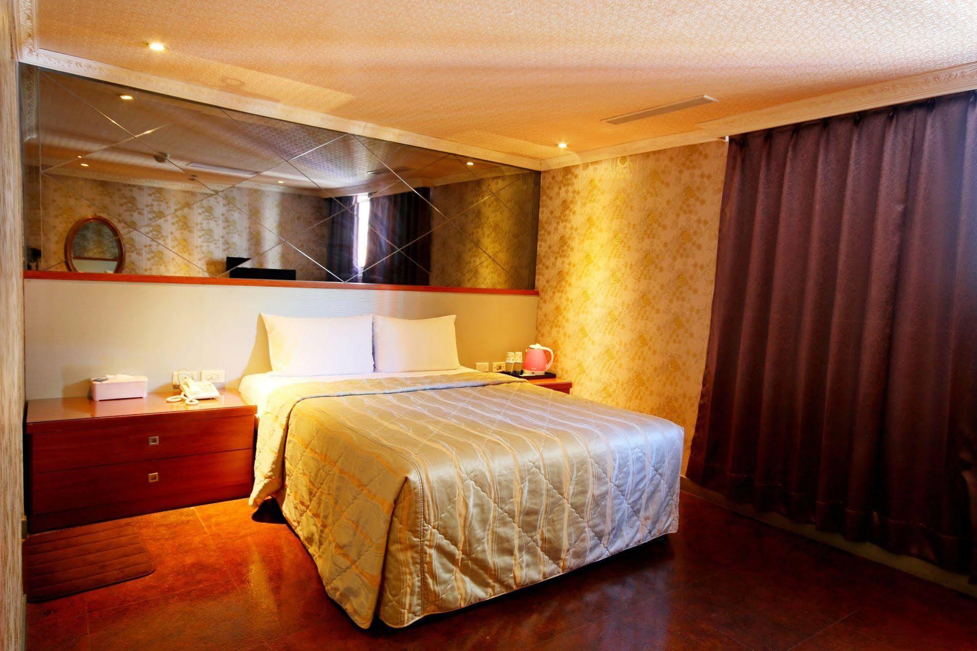 Golden Home Hotel Taipei Esterno foto
